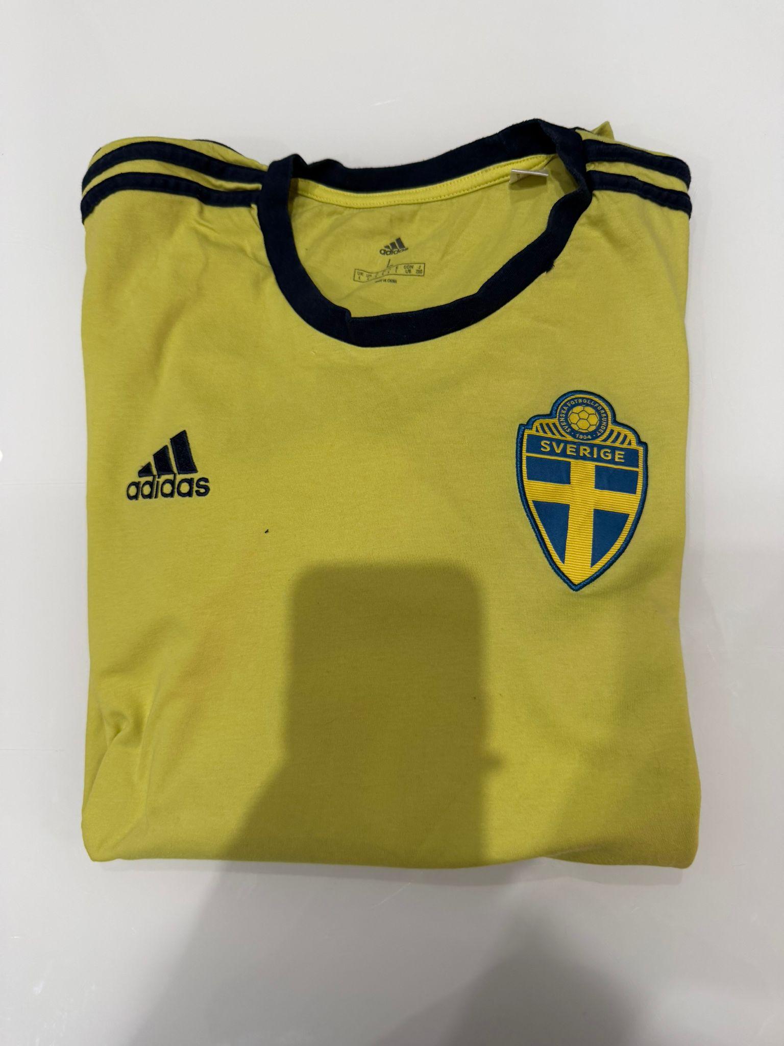 T-shirt Adidas