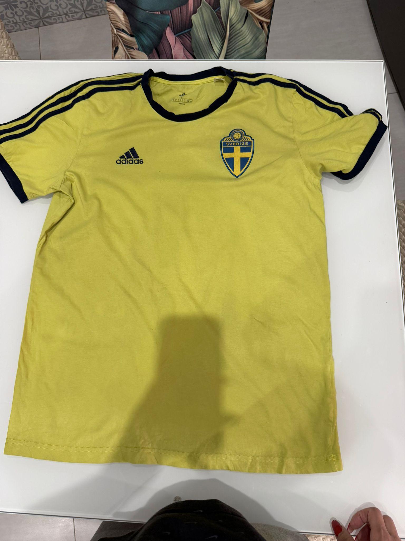 T-shirt Adidas