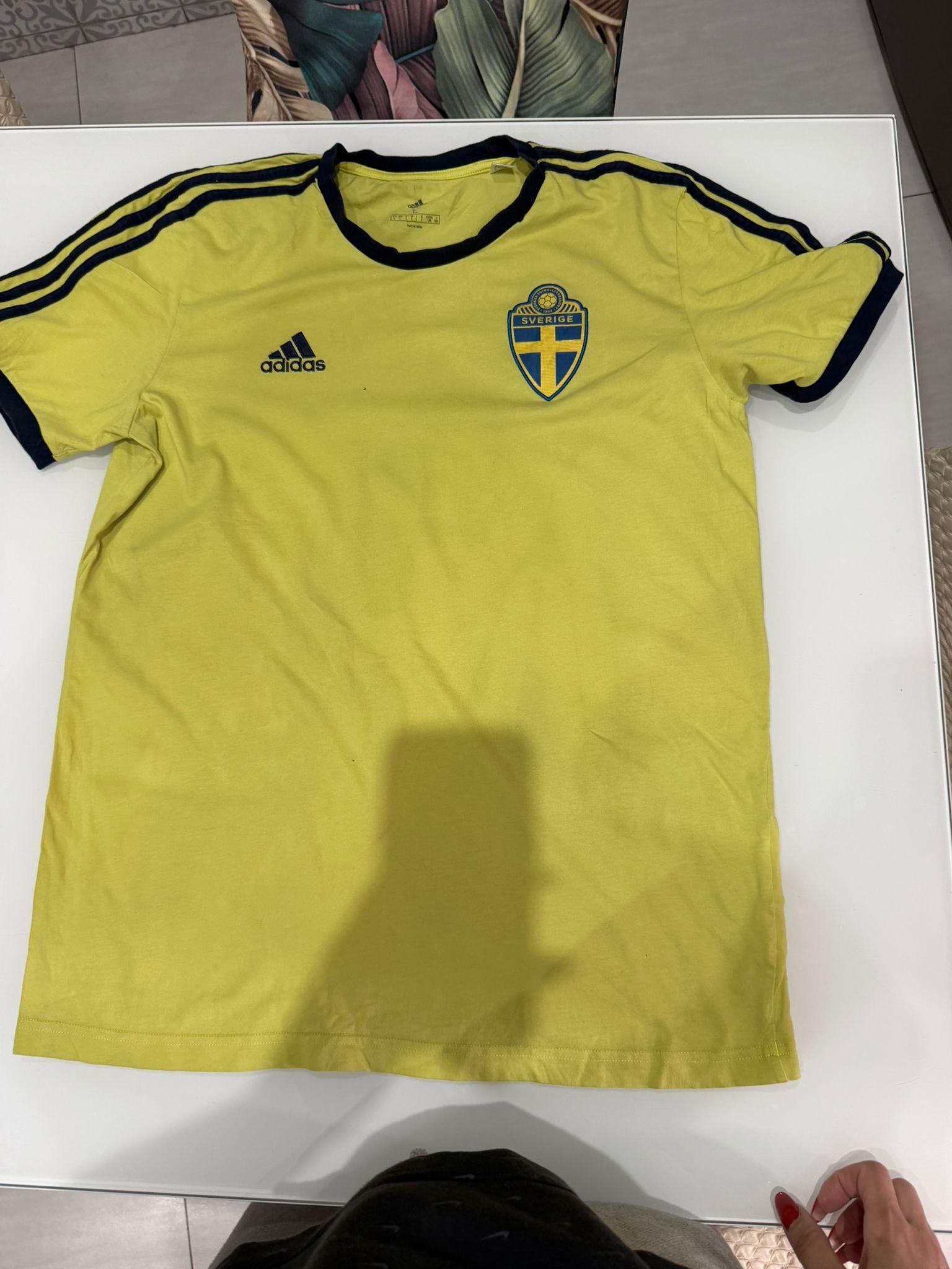T-shirt Adidas
